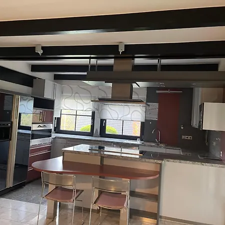 Apartment Gehobene Mit Grosser Terrasse Eigenem Garten Und Teich Ideal Sich Wohl Zu Fuehlen