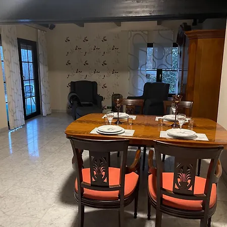Apartment Gehobene Mit Grosser Terrasse Eigenem Garten Und Teich Ideal Sich Wohl Zu Fuehlen *